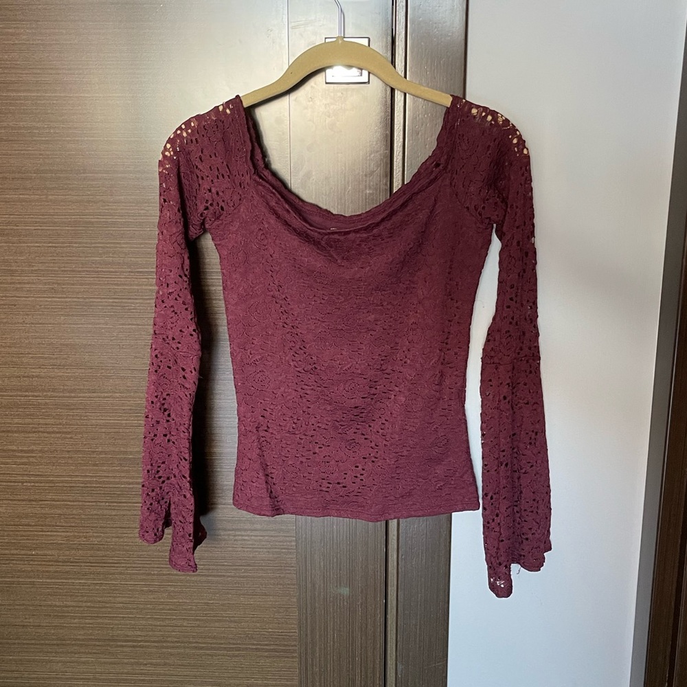 Hollister top